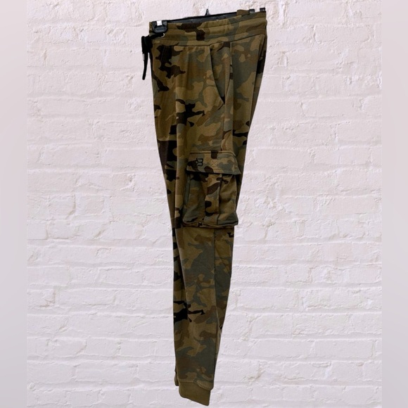 Better Bodies Bronx Cargo Sweat Pant Size L Green Camo - Picture 1 of 5